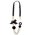 Colar de Gorgurão Preto com Argolas Douradas, 44 cm.